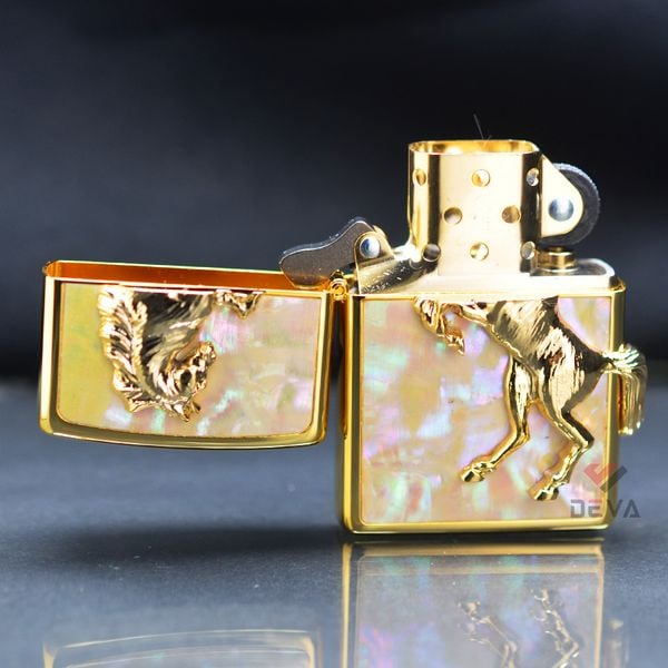 Zippo Khảm Trai Mạ Vàng Ốp Ngựa Nổi 3D ZN16