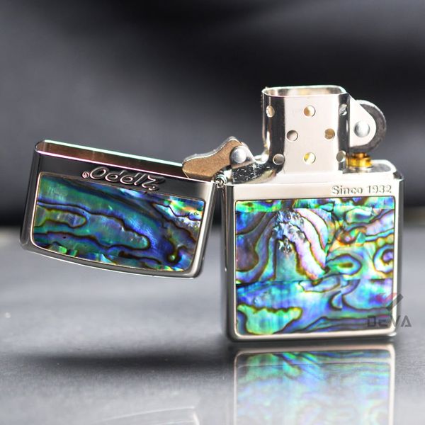 Zippo Viền Bạc Hoa Văn Khảm Trai ZN195