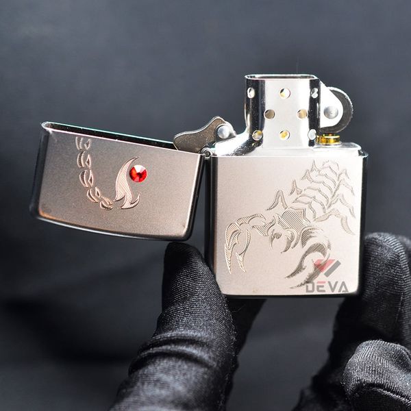 Zippo Satin Khắc Bọ Cạp Đính Đá ZN69