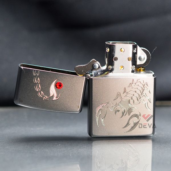 Zippo Satin Khắc Bọ Cạp Đính Đá ZN69
