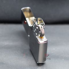 Zippo Satin Khắc Bọ Cạp Đính Đá ZN69