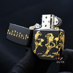 Zippo Sơn Đen Chủ Đề Đàn Ngựa Mã Đáo Thành Công ZN96
