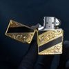 Zippo Sơn Mài Hoa Văn Mạ Vàng Kẻ Chéo ZN67
