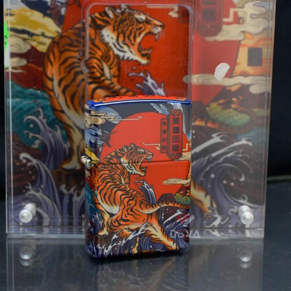 Zippo Hộp Mica Sơn Chủ Đề Hổ Gầm ZN119