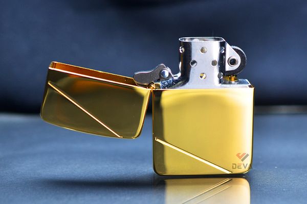 Zippo tái bản 1941 mạ vàng kẻ chéo số giới hạn ZN293