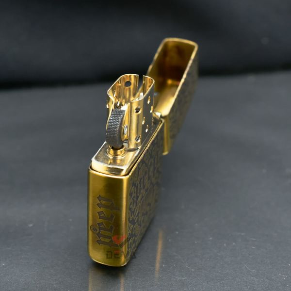 Zippo Armor Khắc Đầu Lâu Sau Lỗ Khóa ZD00