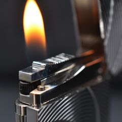 Bật Lửa ST Dupont Hồng Kông Vân Ngang Kẻ Đường Xoắn Ốc D127