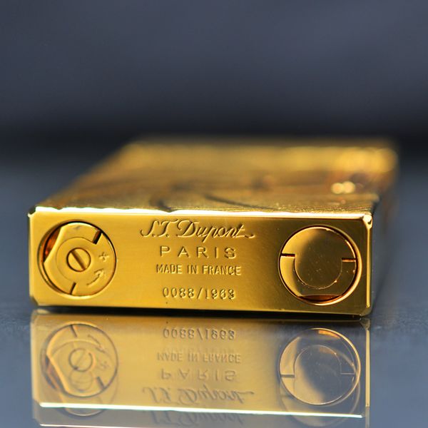 Bật Lửa ST Dupont Hồng Kông Vân Ngang Kẻ Đường Xoắn Ốc D127
