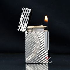 Bật lửa Dupont bạc kẻ chéo lượn sóng chữ D cách điệu D150T