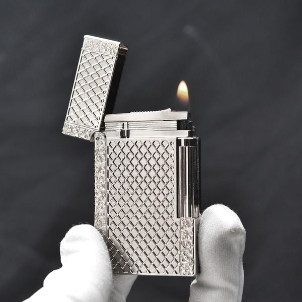 Bật lửa ST Dupont hoa văn kẻ lưới D128