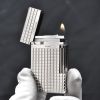 Bật lửa Dupont trắng kẻ vuông trắng D138T