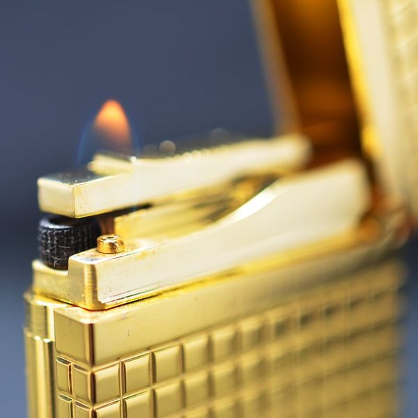 Bật lửa Dupont trắng kẻ vuông trắng D138