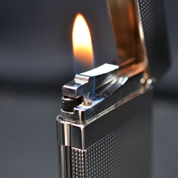 Bật lửa ST Dupont kẻ ô vuông mini nổi D229