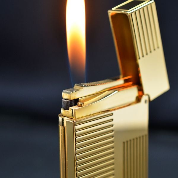 Bật lửa ST Dupont khắc chìm vạch ngang dọc D218