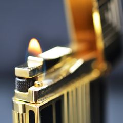 Bật lửa ST Dupont Sơn Mài Hình Tháp Ngược D79