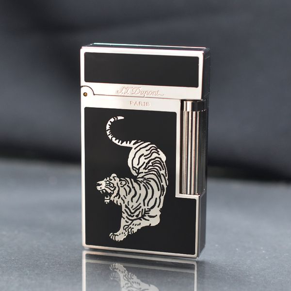 Bật lửa Dupont sơn mài hình hổ D11