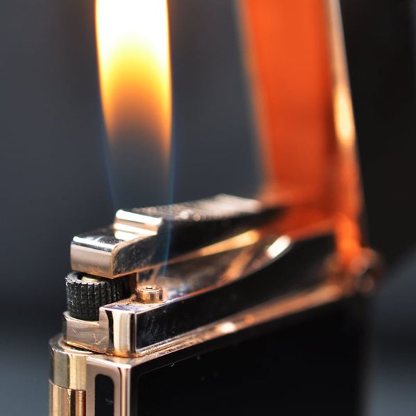 Dupont sơn mài đen nắp mạ màu D131