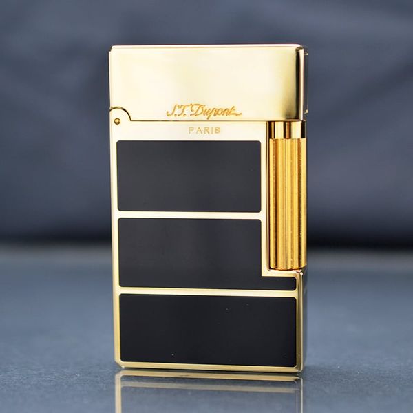 Bật lửa ST Dupont sơn mài đen kẻ viền ngang D152