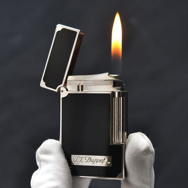 Bật lửa ST Dupont sơn mài đen viền vàng D125