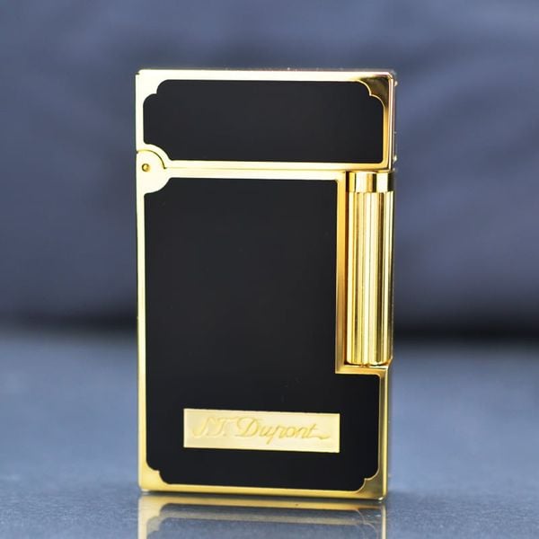 Bật lửa ST Dupont sơn mài đen viền vàng D125