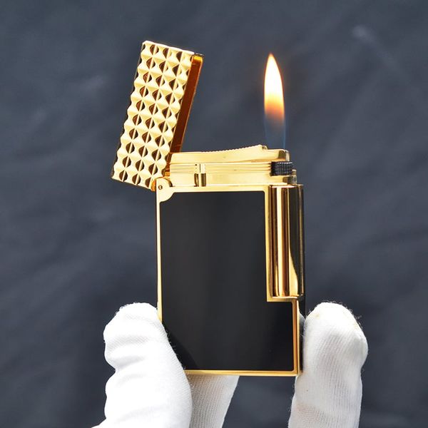 Bật lửa ST Dupont sơn mài nắp vân vuông  D179