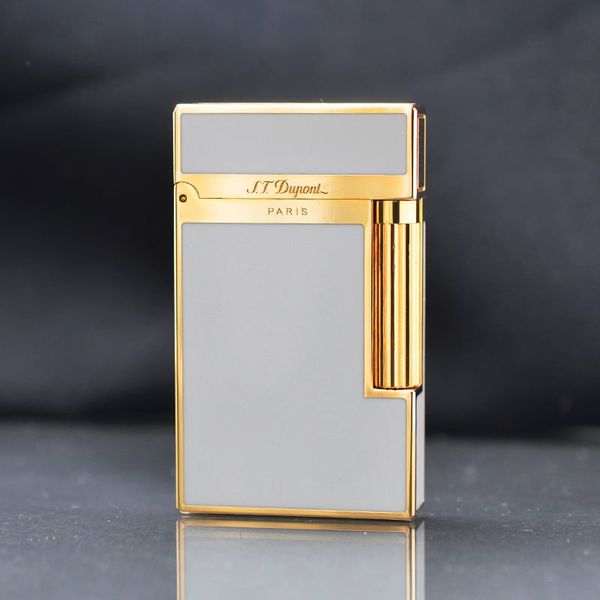 Bật lửa ST Dupont sơn mài trắng viền mạ vàng D135