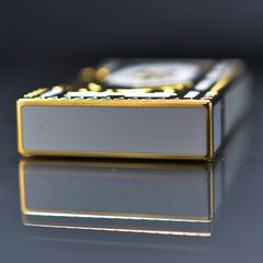 Men trắng viền vàng D82