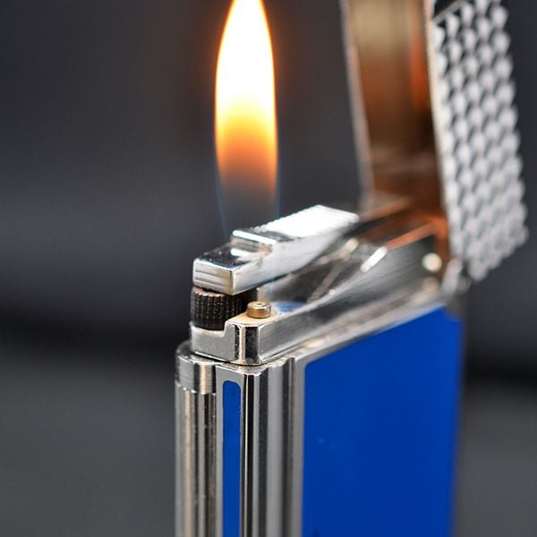 Bật lửa ST Dupont Hong Kong sơn mài nắp kẻ ô vuông D168