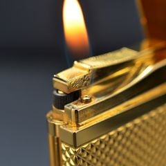 Bật lửa ST Dupont ô vuông nổi D181