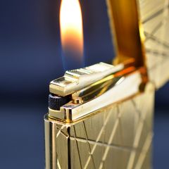 Bật lửa ST Dupont kẻ chìm chéo Độc Lạ D186