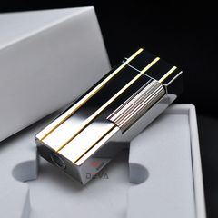 Bật Lửa Xăng Đá Calories Màu Bạc Kẻ Chìm Sọc Vàng CL05