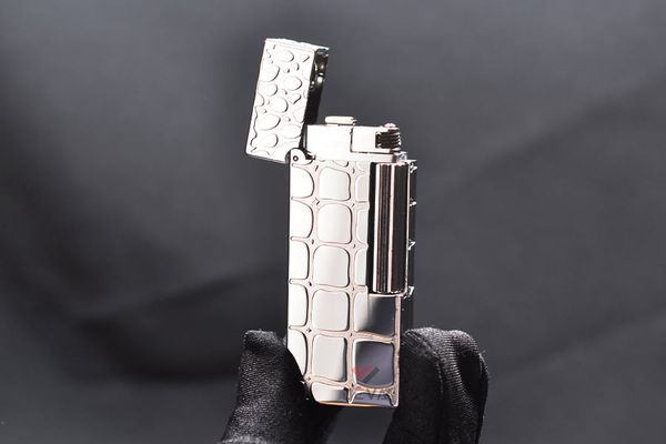 Bật lửa xăng đá Calories Hoa Văn Da Cá Sấu 3D CL02