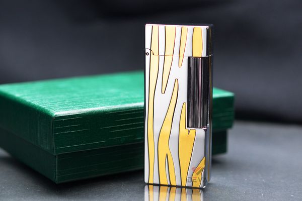 Bật lửa xăng đá Calories Hoa Văn 3D Dòng Nước CL01