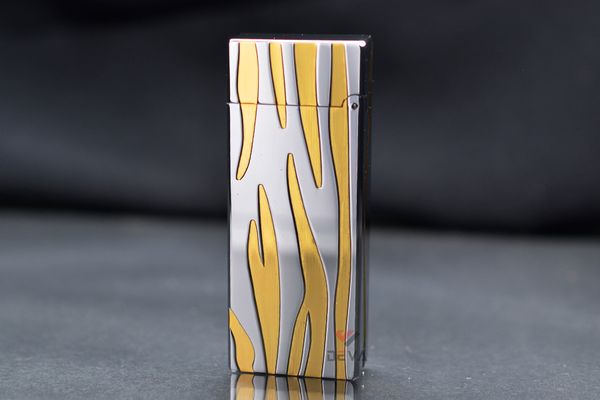 Bật lửa xăng đá Calories Hoa Văn 3D Dòng Nước CL01