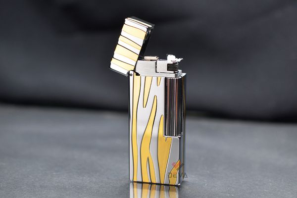 Bật lửa xăng đá Calories Hoa Văn 3D Dòng Nước CL01