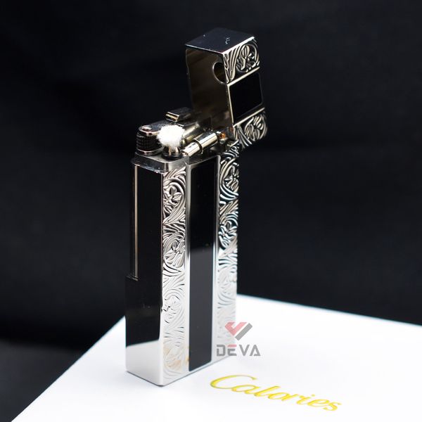 Bật Lửa Xăng Đá Calories Sơn Mài Đen Viền Hoa Văn CL06