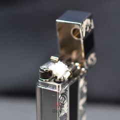 Bật Lửa Xăng Đá Calories Sơn Mài Đen Viền Hoa Văn CL06