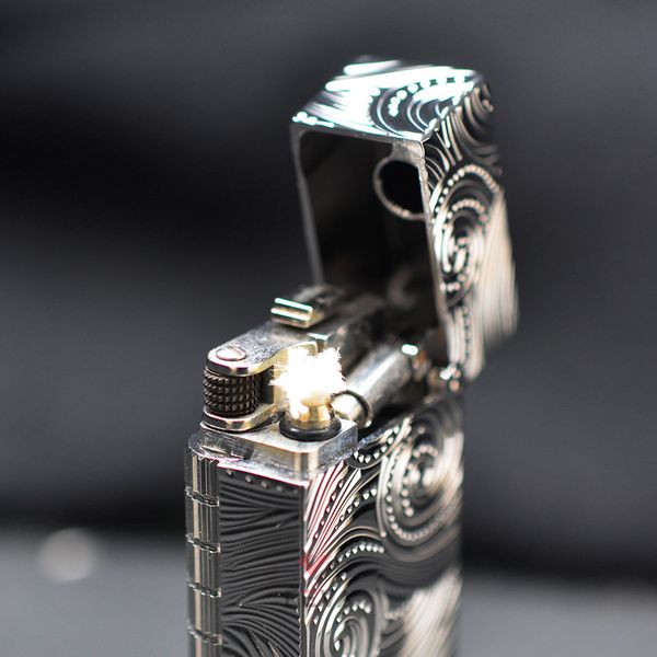 Bật lửa xăng đá Calories Vân Nổi Hoa Văn Xoán Ốc 3D CL07