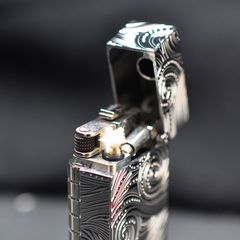 Bật lửa xăng đá Calories Vân Nổi Hoa Văn Xoán Ốc 3D CL07