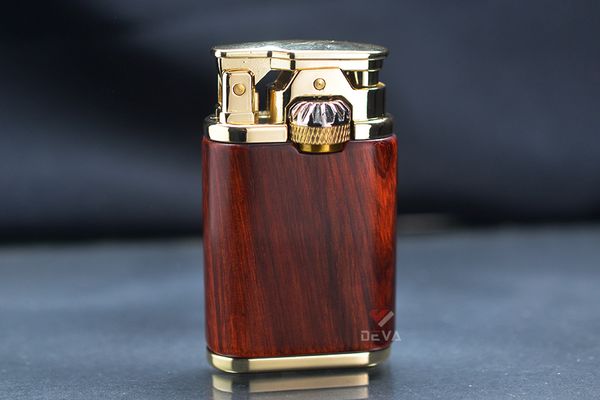 Bật lửa xăng Chief bọc gỗ đánh lửa dây chuyền CF227-501