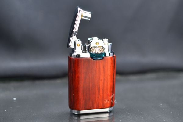 Bật lửa xăng Chief bọc gỗ đánh lửa dây chuyền CF227-501