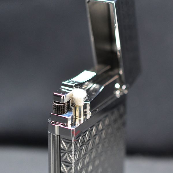 Bật Lửa Xăng Đá Calories Hoa Văn Nổi Tam Giác 3D CL-X01