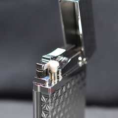 Bật Lửa Xăng Đá Calories Hoa Văn Nổi Tam Giác 3D CL-X01