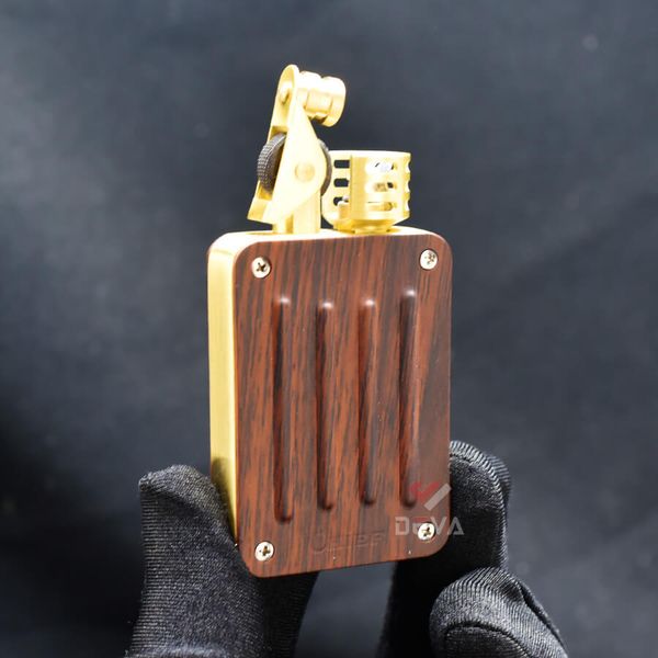 Bật lửa Chief xăng đá kẻ sọc dọc CF302