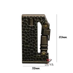 Bật lửa xăng đá chính hãng Dolphin vân gõ búa HY-752