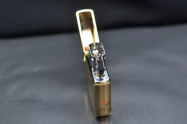 Bật lửa chính hãng Zorro chữ V khắc hoa văn Z92097