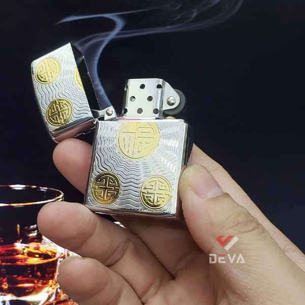 Bật lửa xăng đá Zorro khắc chữ phúc mạ vàng bản giới hạn Z92109