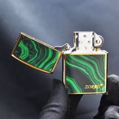 Bật lửa Zorro Sơn Mài Họa Tiết Lông Công Bản Giới Hạn Z91812