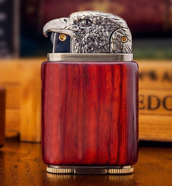 Bật lửa Zorro ốp gỗ chim đại bàng Z591