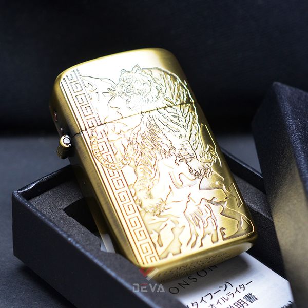 Bật Lửa Ronson Khắc Sâu Hổ Núi R11